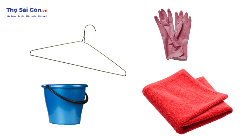 Cần chuẩn bị gì trước khi thông bồn cầu bằng móc quần áo