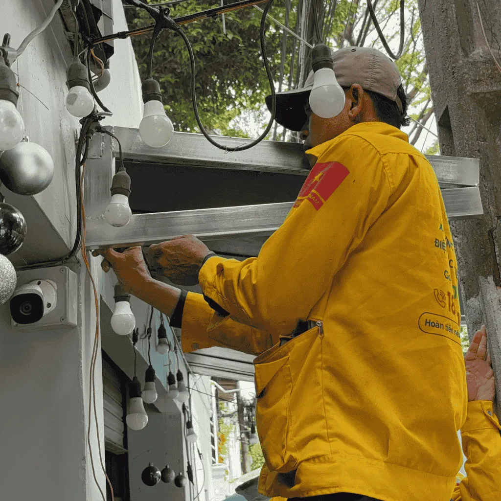 Dịch vụ thi công mái che, mái hiên tại tphcm, bình dương, đồng nai 2