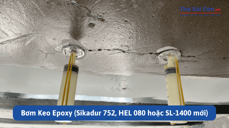 Cách xử lý mái bê tông bị nứt triệt để, tối ưu chi phí 4 Bơm Keo Epoxy