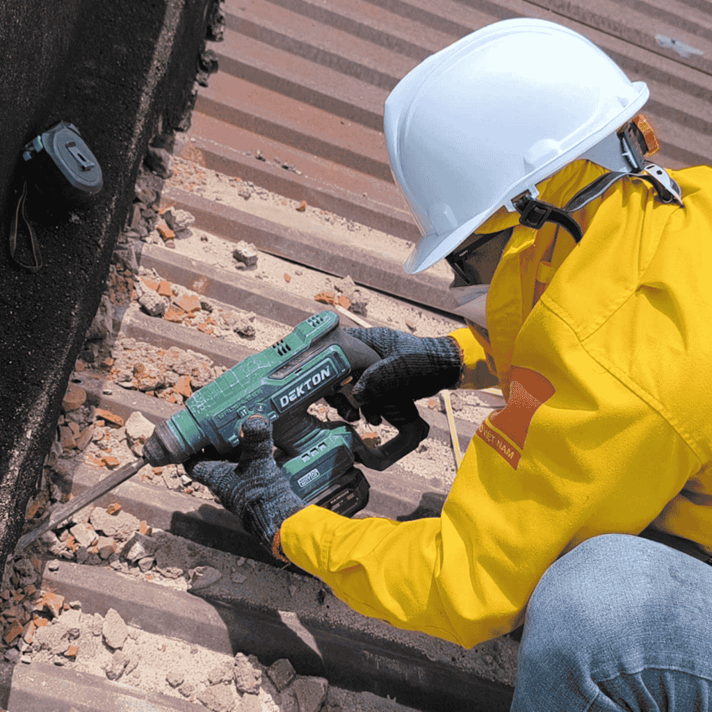 Dịch vụ chống dột mái tôn nhà xưởng 2